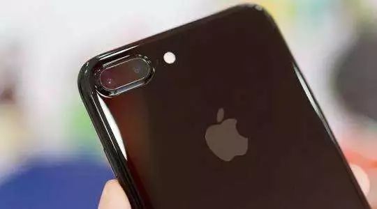 iPhone 16需求走低 苹果光环黯淡？